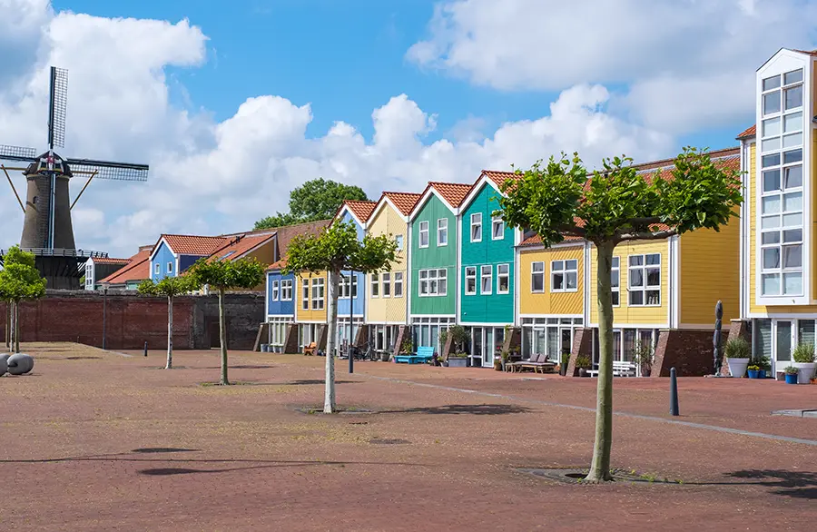 Stukadoor aan het werk in Hellevoetsluis